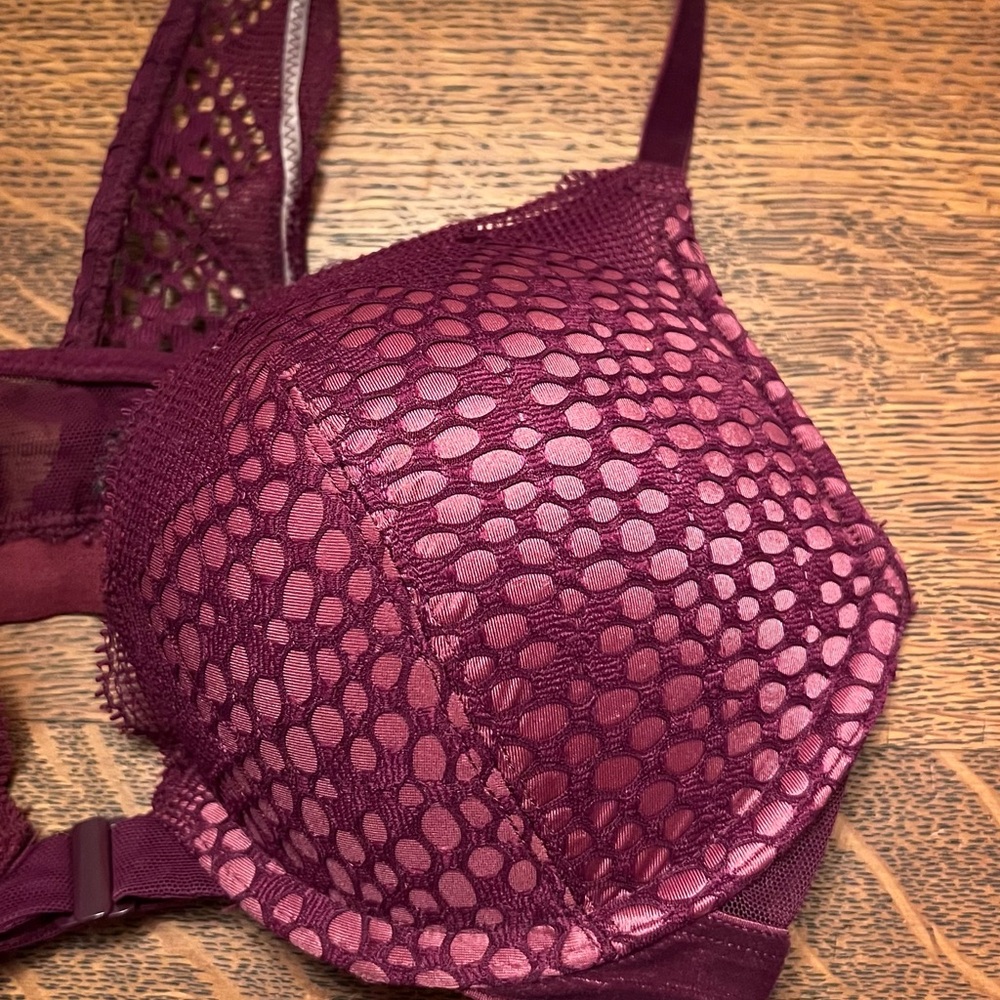 Victoria Secret Bombshell bra. - Picture 4 of 12